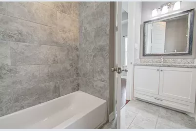 10908 Upland Retreat Drive, Houston, TX 77043 - Photo 15