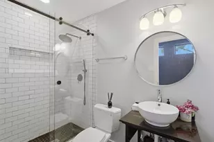 1326 W 24th St, Houston, TX 77008 - Photo 15