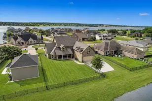 10887 Decatur St, Willis, TX 77318 - Photo 5