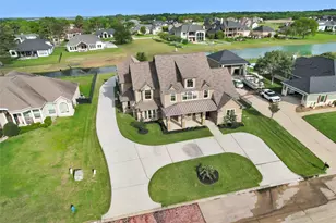10887 Decatur St, Willis, TX 77318 - Photo 3
