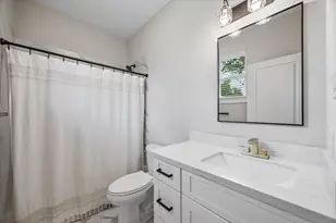 848 Fisher St, Houston, TX 77018 - Photo 17