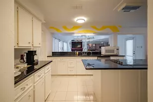 10730 Braes Bayou Dr, Houston, TX 77071 - Photo 11