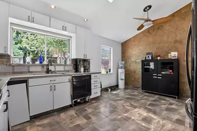 915 Oak Cliff Drive, Grapevine, TX 76051 - Photo 17