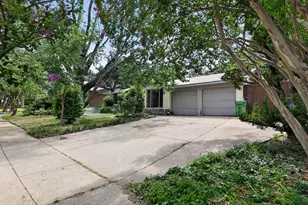 915 Oak Cliff Dr, Grapevine, TX 76051 - Photo 3
