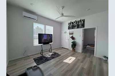 2400 Burkett Street, Houston, TX 77004 - Photo 9