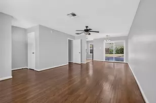 1409 Wycliffe Dr, Houston, TX 77043 - Photo 3