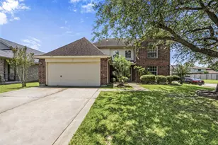 924 Chad Ln, Baytown, TX 77521 - Photo 1