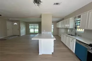 10911 Lockgate Ln, Houston, TX 77048 - Photo 3