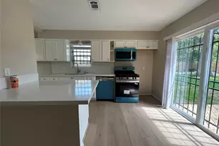 10911 Lockgate Ln, Houston, TX 77048 - Photo 5
