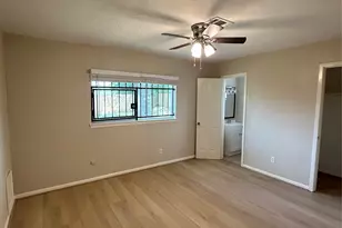 10911 Lockgate Ln, Houston, TX 77048 - Photo 11