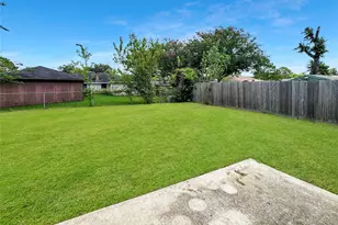 12019 New Brunswick Dr, Houston, TX 77089 - Photo 17