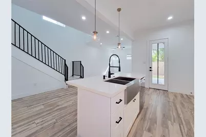 5019 Creekmont Drive, Houston, TX 77091 - Photo 13