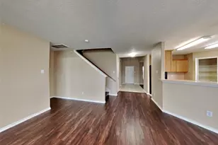 8030 Echinacea Dr, Baytown, TX 77521 - Photo 5