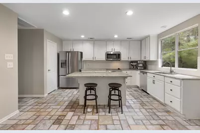 123 Sheerborne Court, The Woodlands, TX 77382 - Photo 9