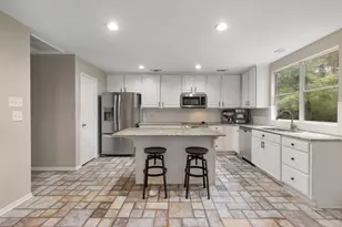 123 Sheerborne Ct, The Woodlands, TX 77382 - Photo 9