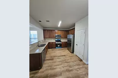 13122 Stratford Skies Lane, Houston, TX 77072 - Photo 11