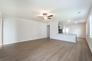 15419 Maple Ter Dr, Conroe, TX 77303 - Photo 5