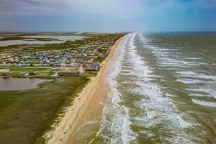 104 Beach Dr, Freeport, TX 77541 - Photo 35