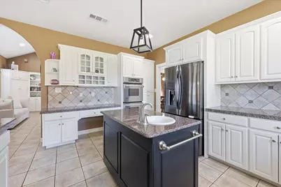 2810 Chasse Ridge Drive, Orange, TX 77632 - Photo 11