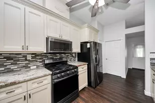 204 Audubon Woods Ct, Richwood, TX 77531 - Photo 9