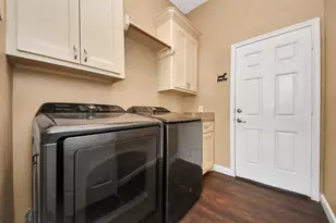 204 Audubon Woods Ct, Richwood, TX 77531 - Photo 11