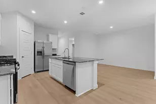 9018 Rose Water Trl, Rosharon, TX 77583 - Photo 11