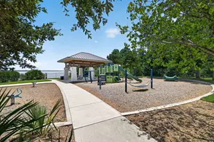 7806 London Tower Ln, Houston, TX 77044 - Photo 35