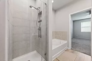 7806 London Tower Ln, Houston, TX 77044 - Photo 15