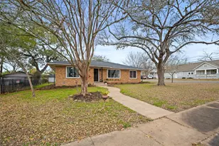 355 N Monroe St, La Grange, TX 78945 - Photo 17