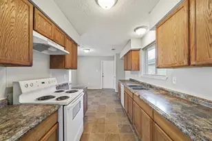 21730 Castlemont Ln, Spring, TX 77388 - Photo 5