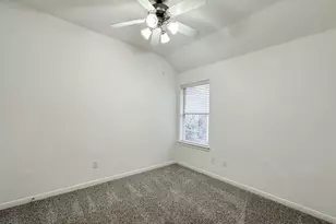 73 E Montfair Blvd, The Woodlands, TX 77382 - Photo 9