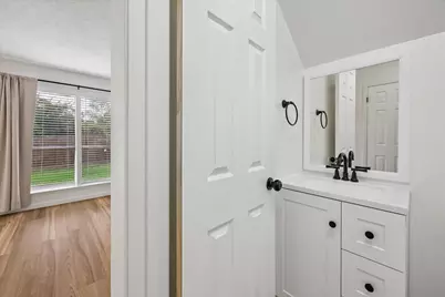 1600 Hazelwood #B, Conroe, TX 77301 - Photo 9