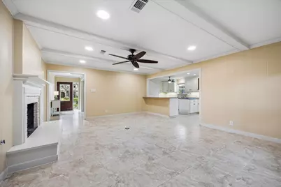10814 Overbrook Lane, Houston, TX 77042 - Photo 11