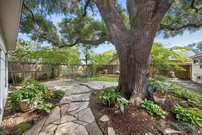 10814 Overbrook Lane, Houston, TX 77042 - Photo 29