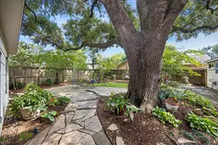 10814 Overbrook Ln, Houston, TX 77042 - Photo 29