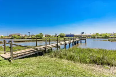 822 Cedar Road, Clear Lake Shores, TX 77565 - Photo 15