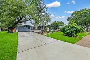 4842 Hummingbird St, Houston, TX 77035 - Photo 3