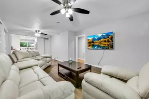 4842 Hummingbird St, Houston, TX 77035 - Photo 13