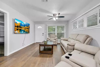 4842 Hummingbird Street, Houston, TX 77035 - Photo 7