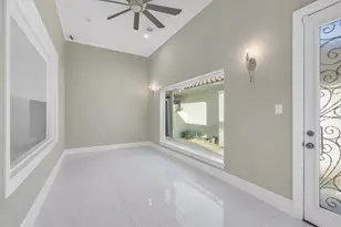 9761 Westview Dr, Houston, TX 77055 - Photo 39