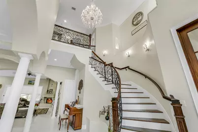 9761 Westview Drive, Houston, TX 77055 - Photo 27