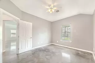 834 Elkhart St, Houston, TX 77091 - Photo 9