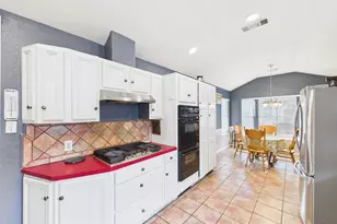 16207 N Meadow Dr, Houston, TX 77073 - Photo 7