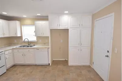 10015 Summerberry Lane, Tomball, TX 77375 - Photo 7
