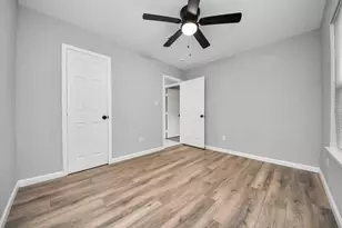 4914 Angleton St, Houston, TX 77033 - Photo 33