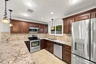 5331 Creek Shadows Dr, Houston, TX 77339 - Photo 9