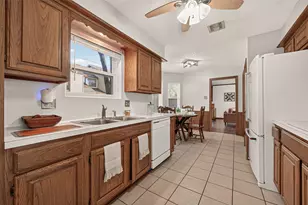9 Arlington St, Conroe, TX 77301 - Photo 13