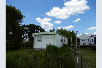 563 Fairway Drive, Angleton, TX 77515 - Photo 3