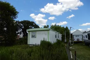 563 Fairway Dr, Angleton, TX 77515 - Photo 3