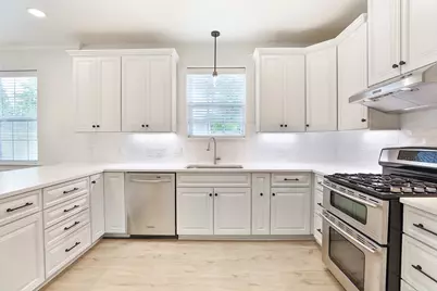 979 W 43rd Street, Houston, TX 77018 - Photo 13